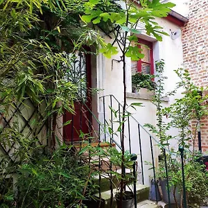 Lapetitemaisondeparis , París Francia